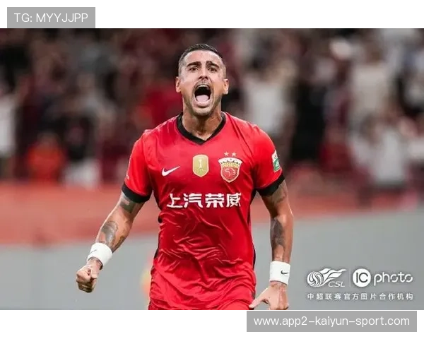 蓉城称霸中超8月颁奖 主帅锋霸获殊荣，中超颁奖嘉宾